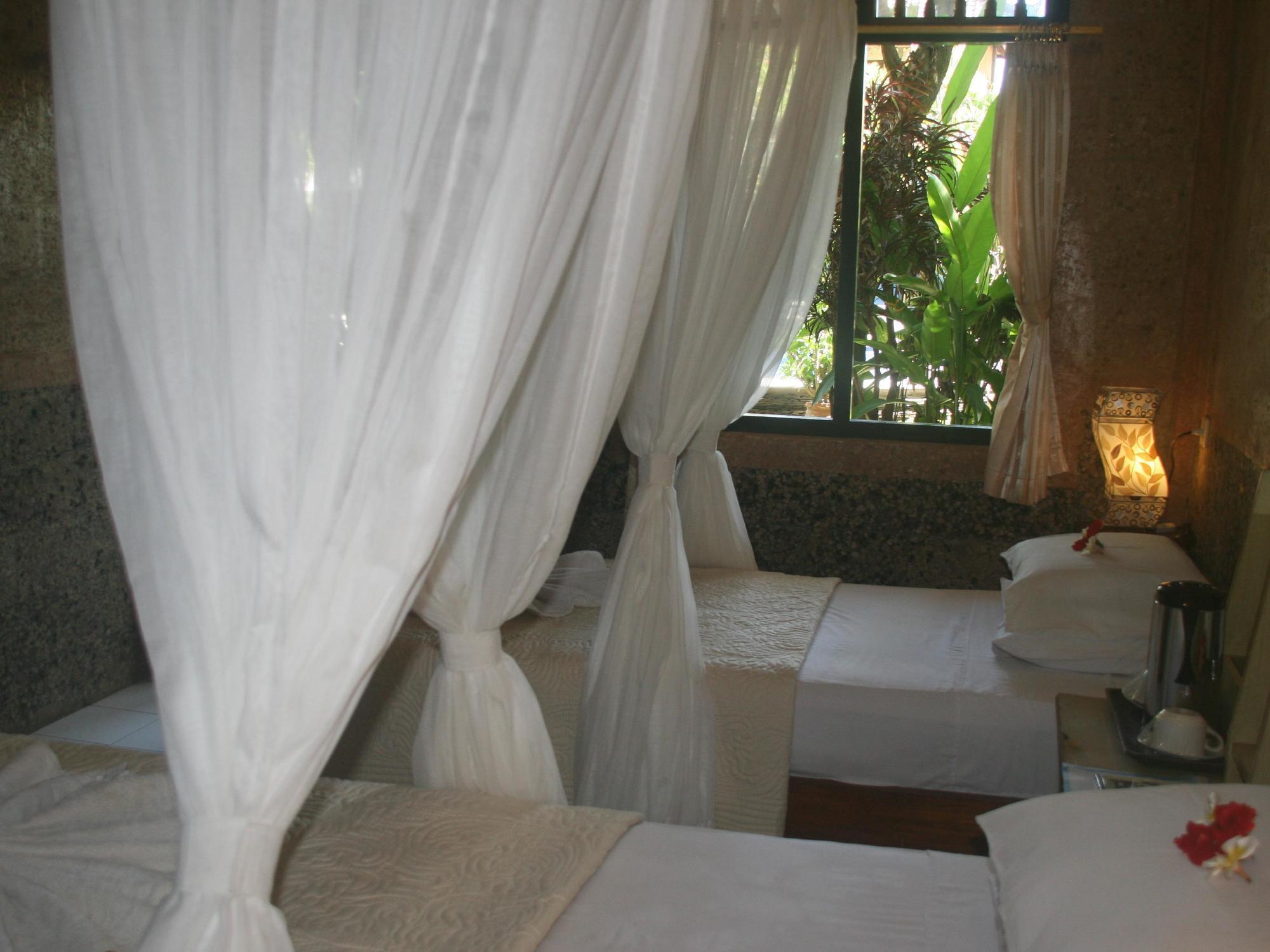 Suma Beach Hotel Lovina  Exterior photo